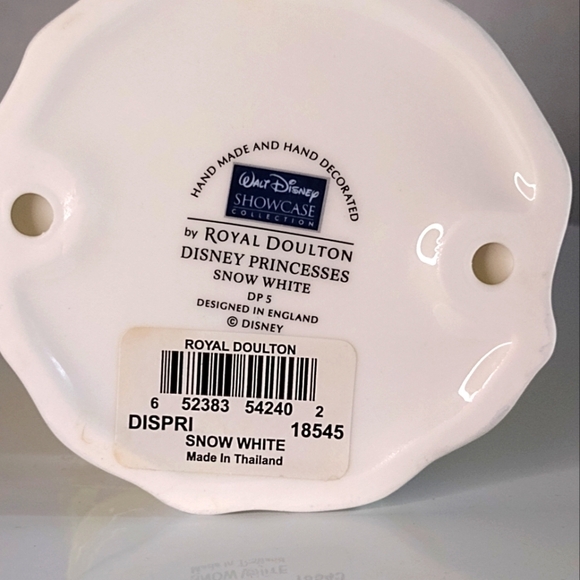 Royal Doulton Snow White Figurine - Picture 8 of 8